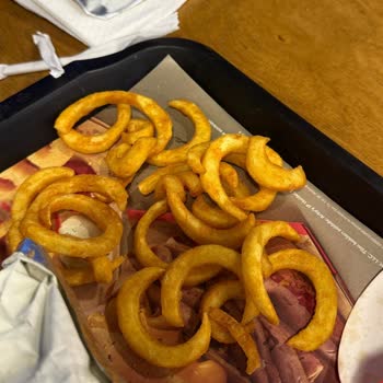 Arby's Süreyyapaşa Şubesinde İlave Ücretli Curly Fries Kalitesiz Ve Ücretine Uygun Değil