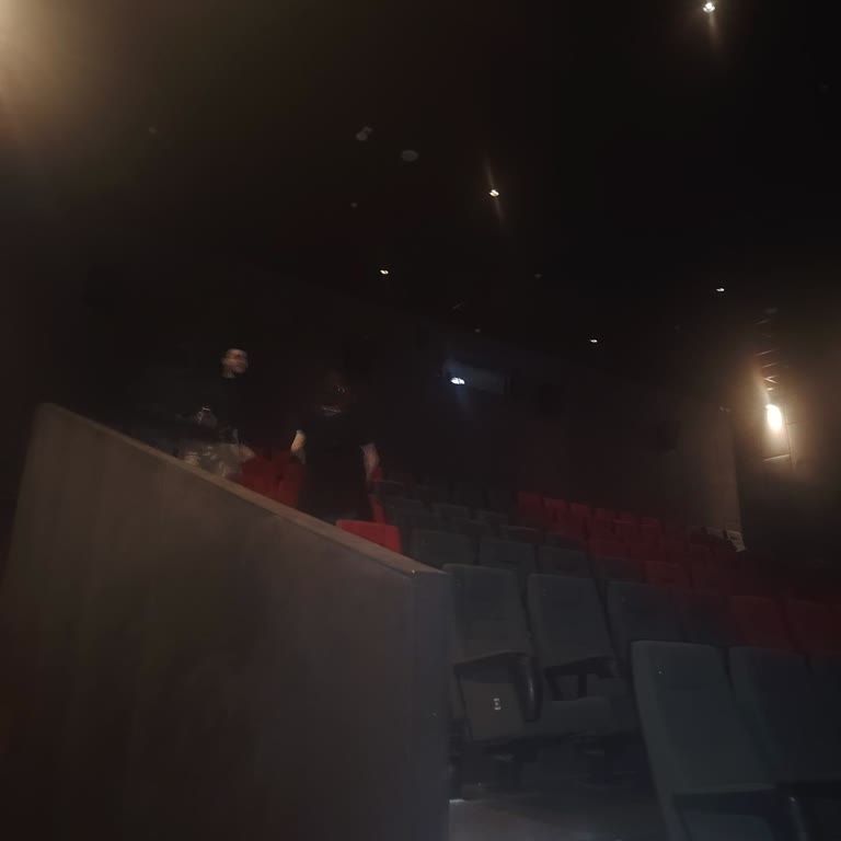 Film Bitmeden Salona Giren Temizlik Personeline Kesin Yasak