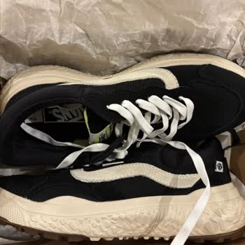 Kırık Kutu Ve Etiketsiz Gelen Kullanılmış Vans Sneaker Şikayetim