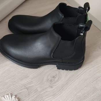 Aynı Model Ayakkabıda Mağaza Ve Online Fiyatları Arasındaki 280 TL Farkı Şikayet