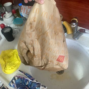 Patlayan İçecekler Nedeniyle Mahvolan Sipariş Ve Çözüm Bulunamayan Destek