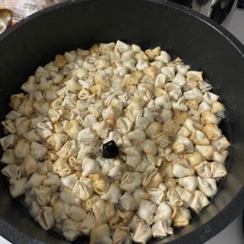 Ekmecik Mantısında Siyah Renkli Mantı Görüldü, Hijyen Ve Güven Endişesi