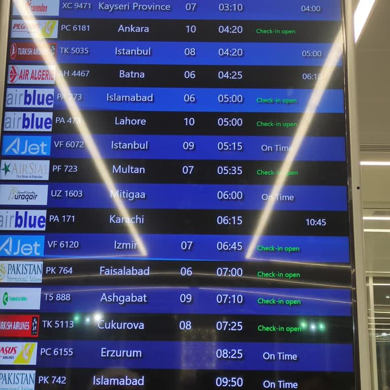 Hisar Turizm'de Umre Seyahatinde 26 Saat Süren Mağduriyet Ve Hijyen Sorunları