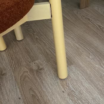 Vivense'den Kırık Sandalye, Değişim Talebi Gözardı Edildi