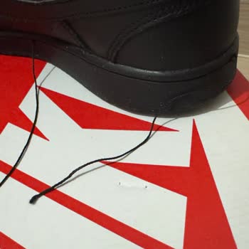 Nike Court Vision Ayakkabısının Kısa Sürede Taban İplerinin Kopması Ve Değişim Talebi