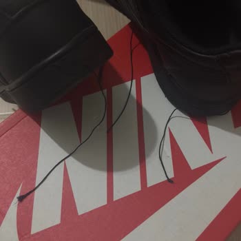 Nike Court Vision Ayakkabısının Kısa Sürede Taban İplerinin Kopması Ve Değişim Talebi