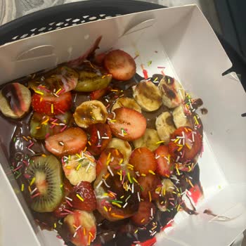 Erzurum Havuz Başı Lüks Pastanesi Waffle’ı Özensiz Hazırlanmış Ve İade Talebi