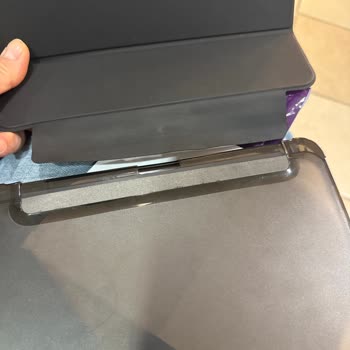 Media Markt İPad Kılıfının Bir Hafta İçinde İkiye Ayrılması Ve Yardımcı Olunmaması