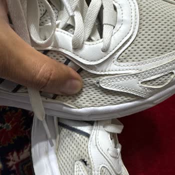 Adidas Ayakkabının Deri Ve Süet Birleşiminde Açılma: Garanti Değerlendirmesi Yetersiz