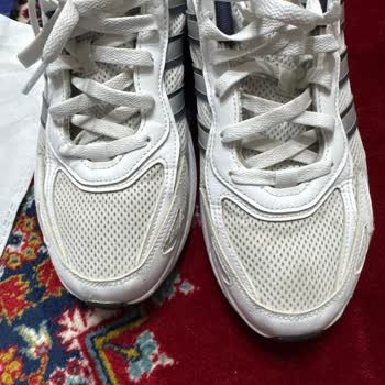 Adidas Ayakkabının Deri Ve Süet Birleşiminde Açılma: Garanti Değerlendirmesi Yetersiz