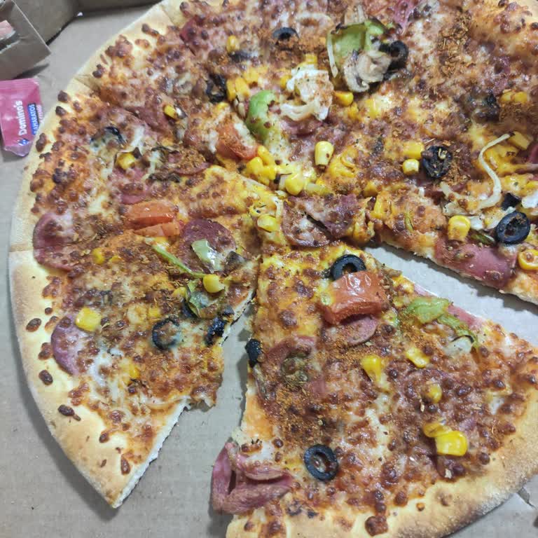 Ücretli Sarımsaklı Kenar Pizzada Yok