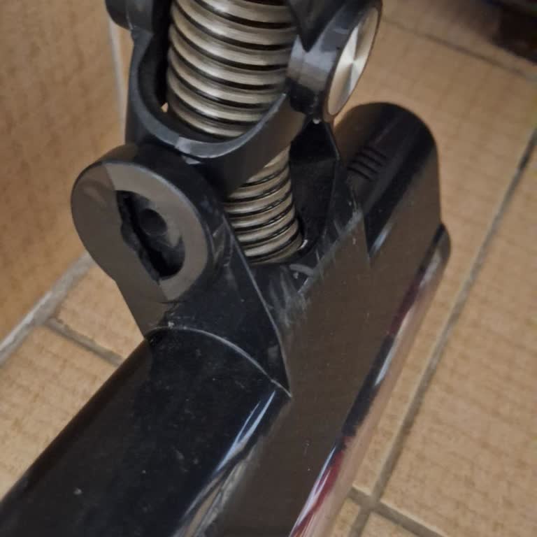 Onvo 01 Süpürge Başlığındaki Tekerleklerin Aniden Kırılması Ve Garanti Talebi