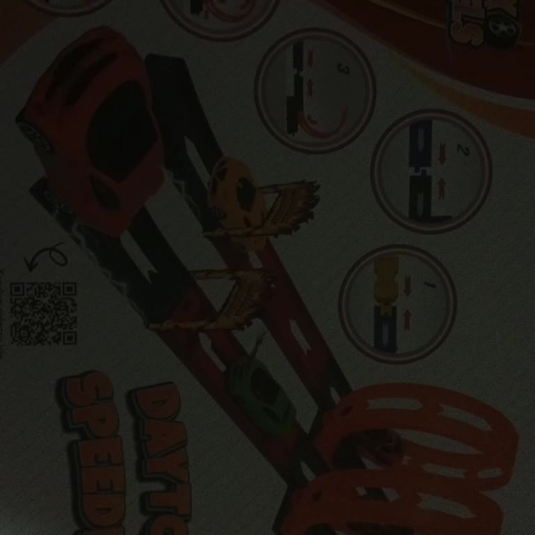 Oyuncak Yarış Pistinde Parça Eksikliği, Mağaza Çözüm Sunmuyor