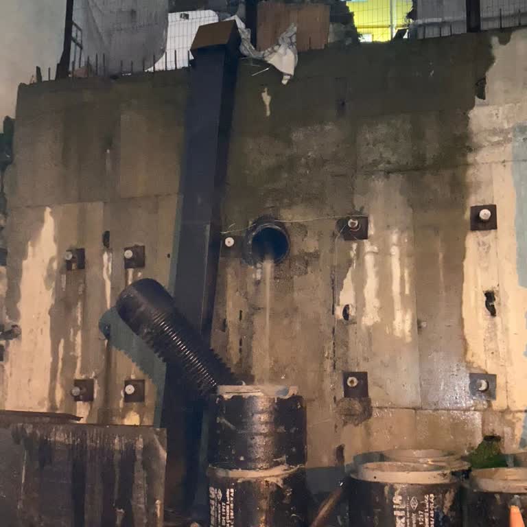 Hudut Caddesi Gider Borusundaki Atık Sular Mahallede Sağlık Ve Hijyen Krizi Yaratıyor