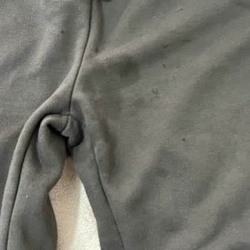 Bebek Kusması Sonrası LCW Eşofman Altının Hasar Ve Lekelerle Kullanılamaz Hale Gelmesi