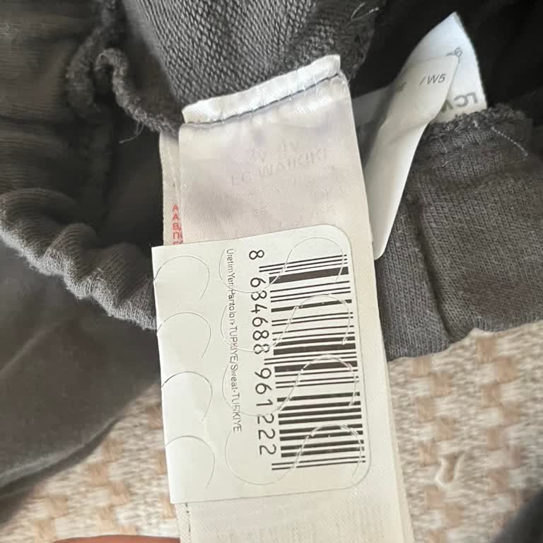 Bebek Kusması Sonrası LCW Eşofman Altının Hasar Ve Lekelerle Kullanılamaz Hale Gelmesi