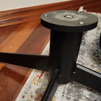 Garanti Süresi Dışında Kırılan Döner Berjer Ve Yetersiz Servis