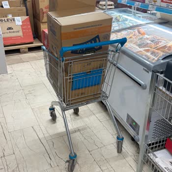 Kırıkkale A101 Şubesinde Soğuk Zincir Patates Dışarıda Bırakıldı, Sağlık Riski