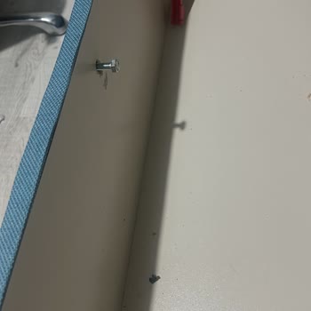 Kelebek Mobilya Baza Başlığı Üç Ayda Parçalandı, Ücretli Onarım Talebi