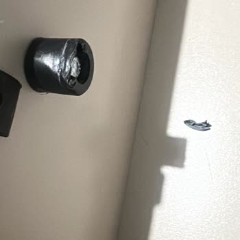 Kelebek Mobilya Baza Başlığı Üç Ayda Parçalandı, Ücretli Onarım Talebi