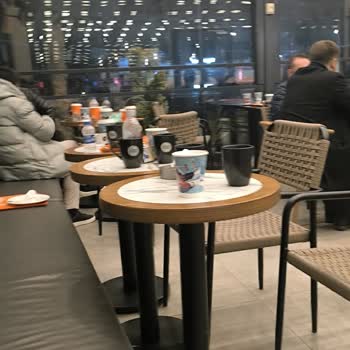 Gloria Jean's Watermall Afyonkarahisar Şubesinde Kuru Tatlılar Ve İlgisiz Personel