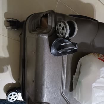 Otobüste Teslim Edilen Valizimin Tekerlekleri Kırıldı Ve Şikayetim Görmezden Gelindi