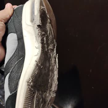 Zapatillas Skechers de mala calidad se rompen en poco tiempo, pido reembolso