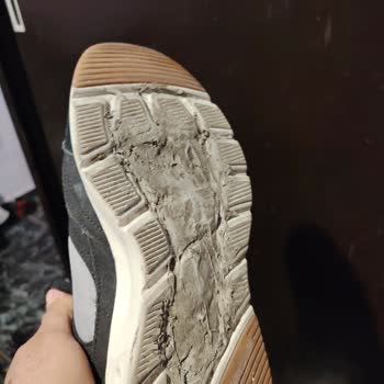 Zapatillas Skechers de mala calidad se rompen en poco tiempo, pido reembolso