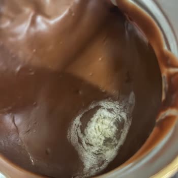 Züber Satın Alınan Nutzilla Ürününde Küf Ve Sağlık Tehlikesi