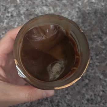 Züber Satın Alınan Nutzilla Ürününde Küf Ve Sağlık Tehlikesi