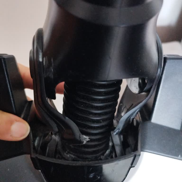 Bosch Süpürge Başlığı Kırıldı, 3.500 TL Değişim Ücretiyle Güven Sarsıldı