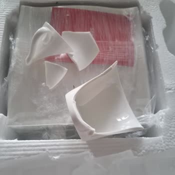 Alkapida'da Kırık Fincan Değişimi Bir Yıl Boyunca Gecikti