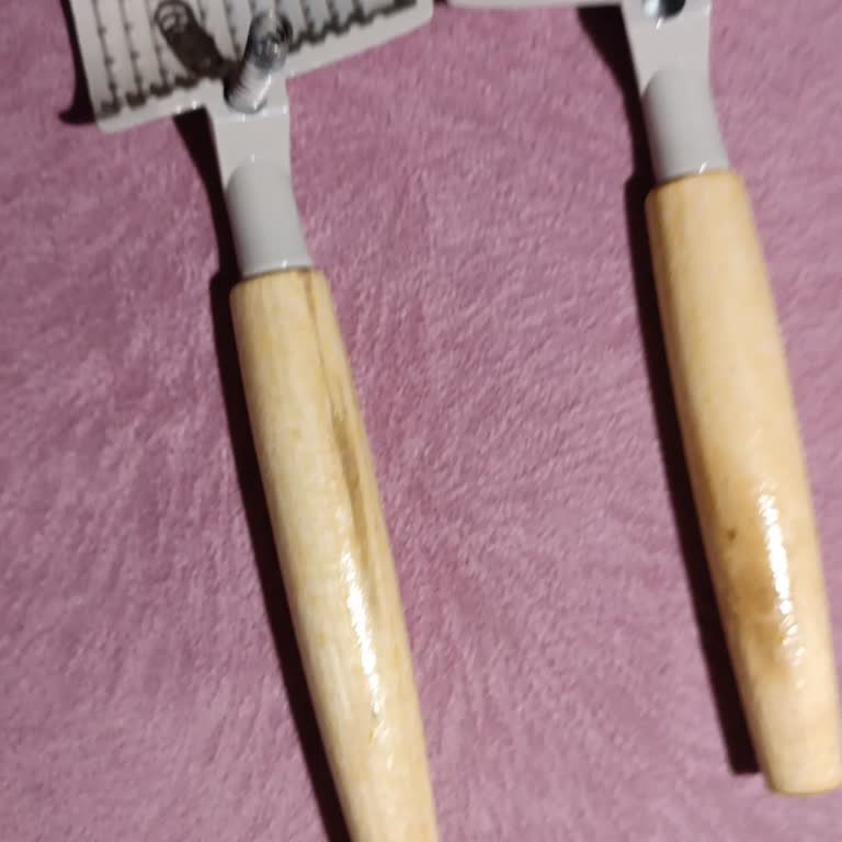 Ceviz Kıracağı İlk Kullanımda Parçalandı Ve Eline Yarıldı