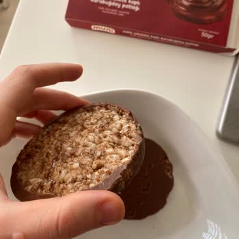 Muni (Munifoods) Alt Kısmının Hiç Çikolatayla Kaplanmaması