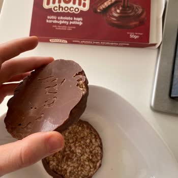 Muni (Munifoods) Alt Kısmının Hiç Çikolatayla Kaplanmaması