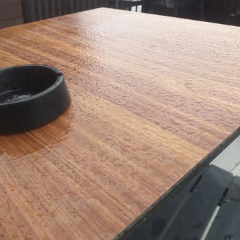 Şemsiyelerin Bozuk Olması Nedeniyle Yağmur Altında Kahve İçmek Zorunda Kaldık