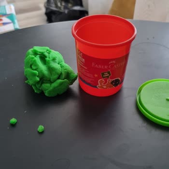 Faber-Castell Çocuk Oyun Hamurunda Cam Parçalar Bulundu, Güvenlik Sorunu