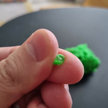 Faber-Castell Çocuk Oyun Hamurunda Cam Parçalar Bulundu, Güvenlik Sorunu