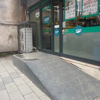 İSKİ Ve Tarım Kredi Market’in Güvenlik İhmali Nedeniyle Kaygan Rampa Kazası