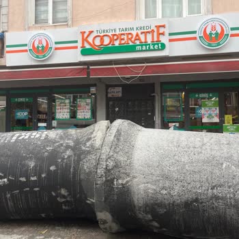 İSKİ Ve Tarım Kredi Market’in Güvenlik İhmali Nedeniyle Kaygan Rampa Kazası