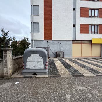 Odunpazarı Belediyesi Erken Saatlerde Yüksek Gürültülü Konteyner Boşaltımı Ve Yazın Koku Sorunu