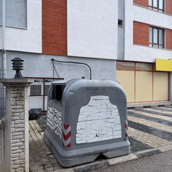 Odunpazarı Belediyesi Erken Saatlerde Yüksek Gürültülü Konteyner Boşaltımı Ve Yazın Koku Sorunu