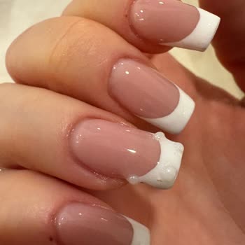 Özlem Öz Beauty Center Tırnaklarım Yandı, Etlerim Yara Oldu Ve Ciddi Acı Hissettim