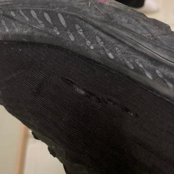 Üretim Hatası Olmadığı Söylenen Ayakkabıda Yırtılma Ve İade Reddi