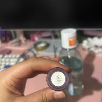 Note Markasının Liquid Blush'unda Cilt Sivilcelenmesi Ve Renk Değişikliği