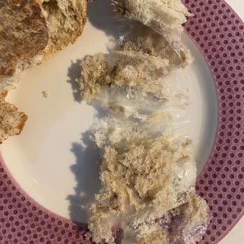 A101 Şubesinde Ekmeğin İçinden Plastik Poşet Çıktı