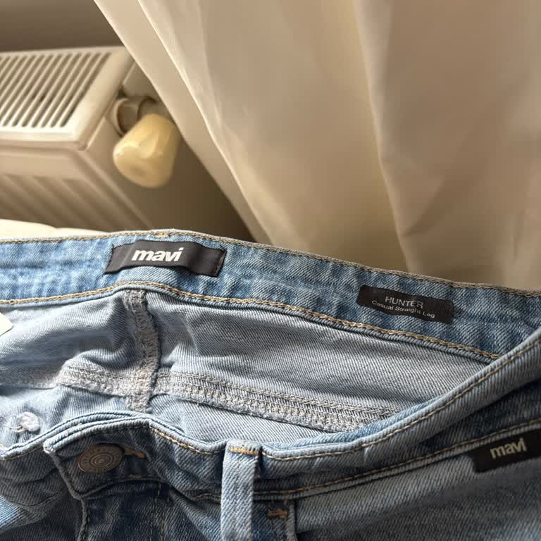 Kısa Sürede Yırtılan Mavi Hunter Pantolonun Değişim Talebi