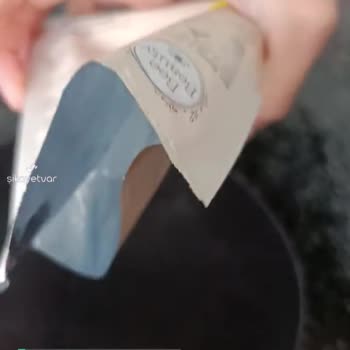 Gratis Kağıt Maskeden Maske Çıkmadı