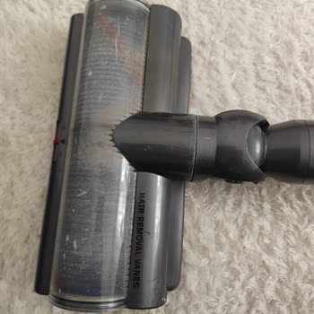 Dyson Gen5 Detect Dikey Süpürge Parça Bozulması Ve Renk Değişimi Ve Müşteri Hizmetleri Yanıtsız