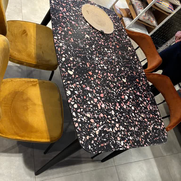 Teşhir Masası Boyutu Uyuşmadı Ve Ücretsiz Değişim Talebim Reddedildi